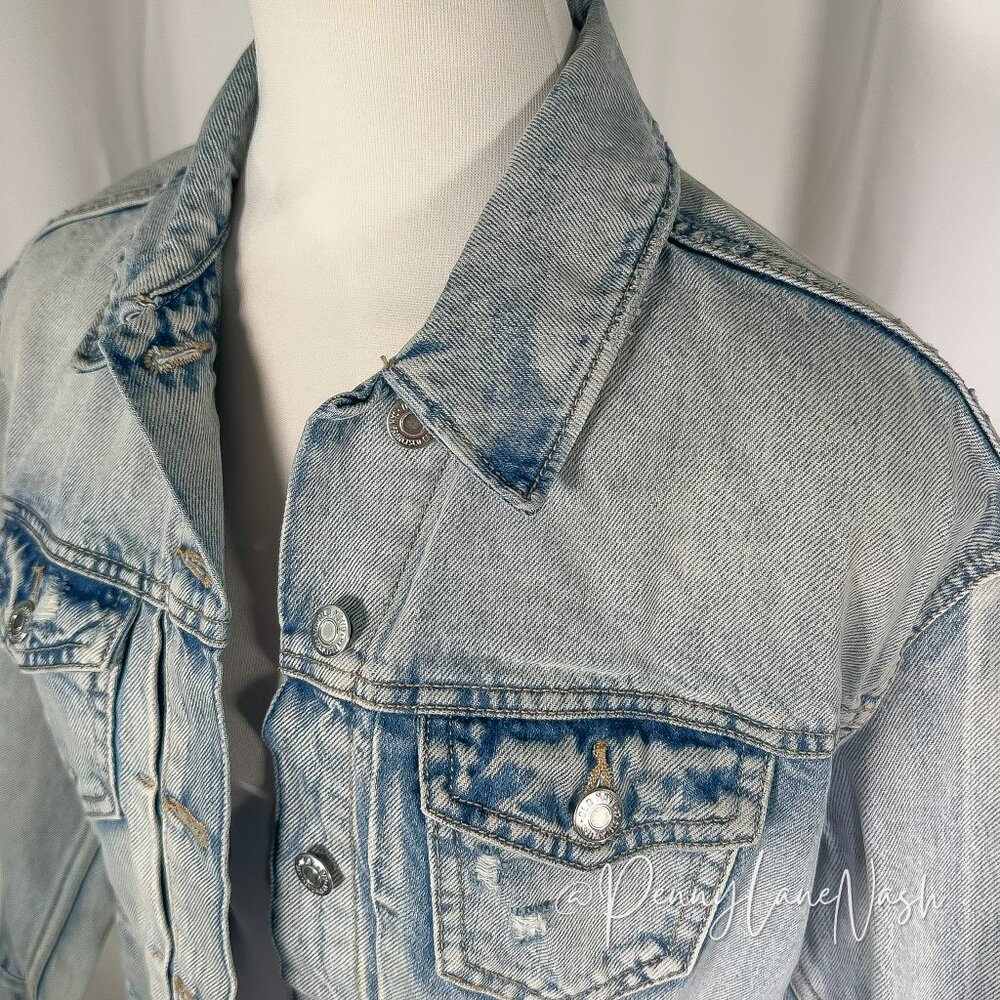 Old Navy Lightwash Distressed Denim Cropped Jean Jacket - Picture 10 of 11